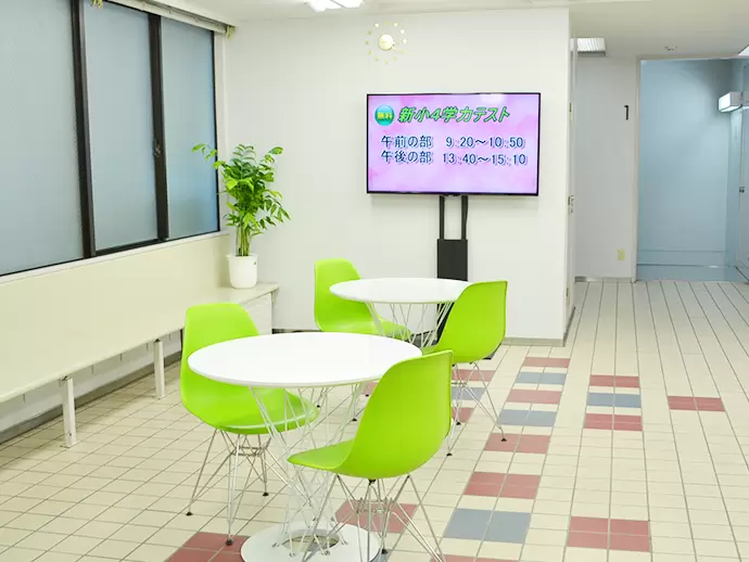 生徒がやってくると、校内はにぎやかに★