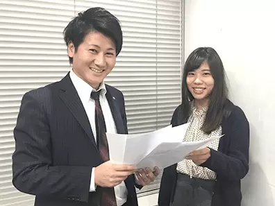 不動産に関する専門知識や業務の流れなど、先輩が一つずつ教えていきます。