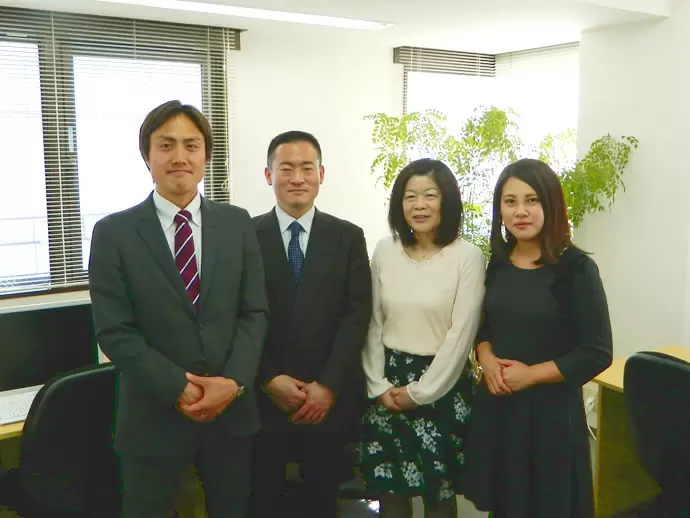 社内のメンバー。社歴に関係なく、お互いを尊重しあう風通しの良い職場です。