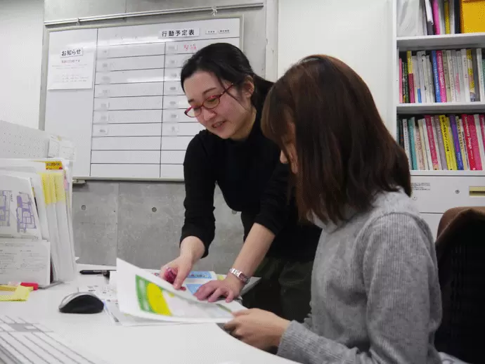 様々なポジションのスタッフと協力して、自分のアイデアをカタチにしていきます。