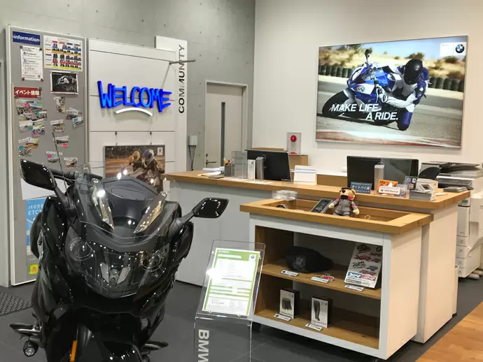 豊富な知識と丁寧な接客で多くのお客様に愛される店舗づくりを進めています