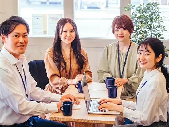 アドフェニックス（広告×不死鳥）は、時代に合わせ永遠に成長を続けます。