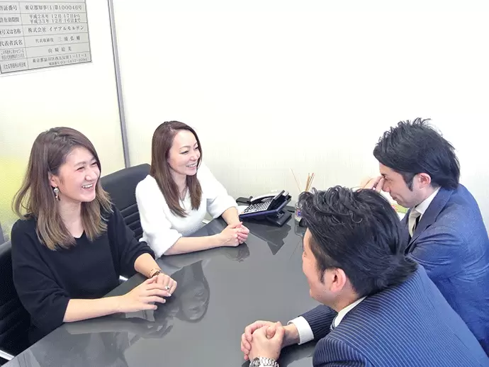 上司でも「●●さん」と呼び合うほどフランクな関係性だから、どんな事でも気軽に相談できます。