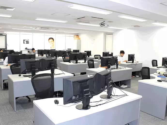 白を基調とした落ち着いたオフィスです