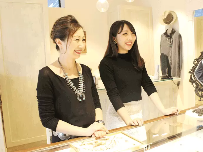 ヴィンテージとファッションを組み合わせたご提案をすることで、お客様に喜んでいただけます。
