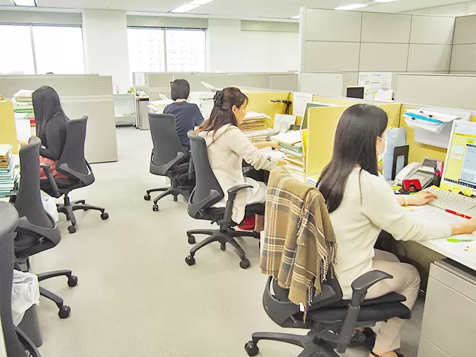職場風景。静かな環境で作業を進めたいという方にピッタリな職場です。