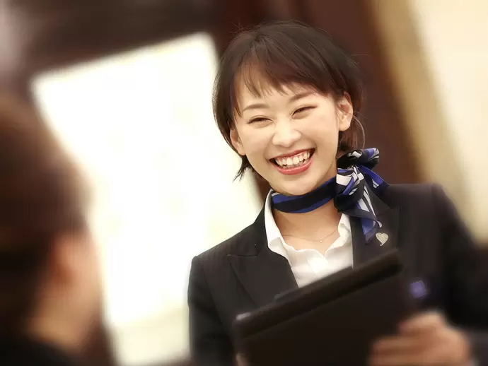 きめ細やかな気配りとホスピタリティ、そして最高の笑顔で皆様をお迎えしてください！