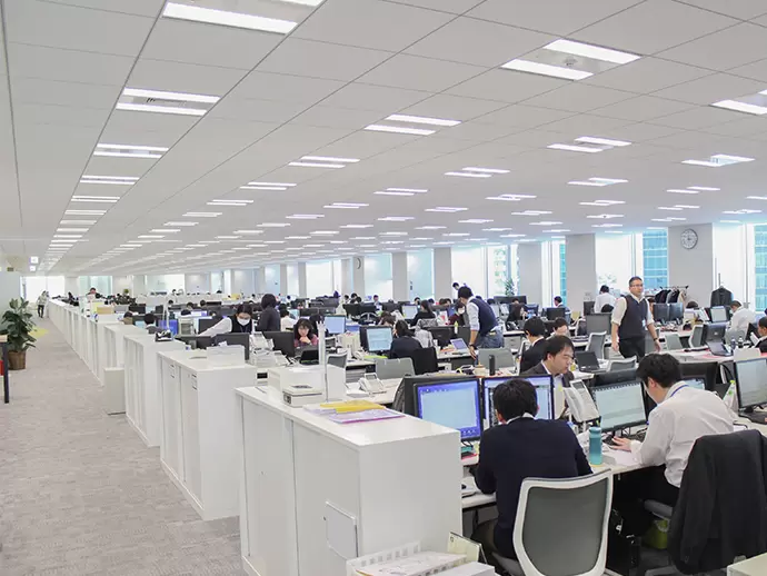 部署も役職も越えて協力し合えるオープンなカルチャーがしっかり定着！新人のあなたも安心です。