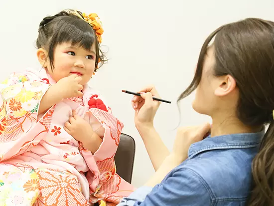 ほとんどがお子様の撮影！子供好きの方には特に楽しく働いていただけます♪