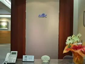 お客様をお迎えする本社のエントランス。業界でもトップの売り上げで安定感は抜群！