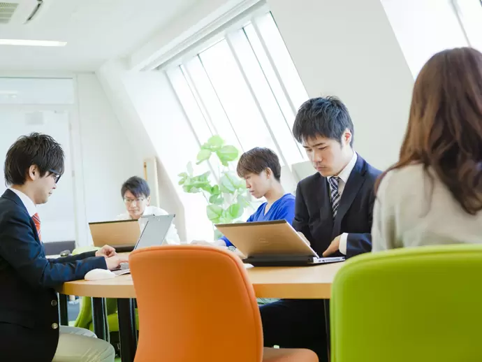 「働く」ことが困難な方が、安心して働けるようサポートします。