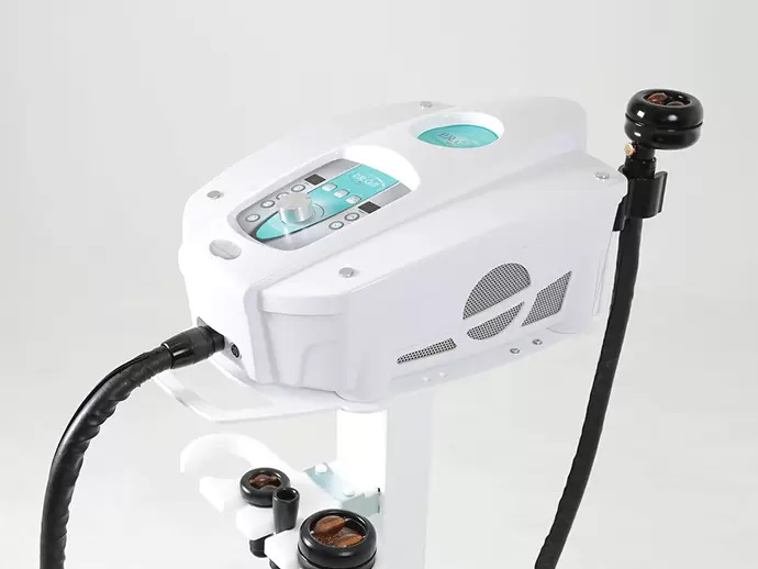 当社は最新の痩身やセル脂肪分解の機器を使用しています。最新技術を身に付けられますよ！