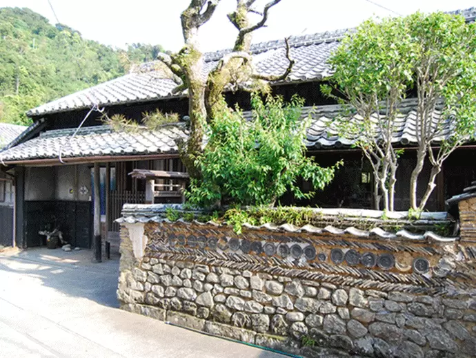 豊かな自然に恵まれた徳島県美波町にあるサテライトオフィス「美雲屋」。