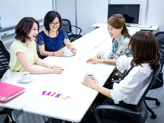 残業月平均10時間・11連休可能など、働きやすさはバッチリ◎子育てと両立中の社員も在籍しています。
