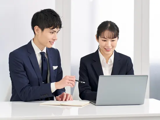入社後は先輩から業務を引き継ぎ。2～3ヵ月かけて、じっくり覚えていけます