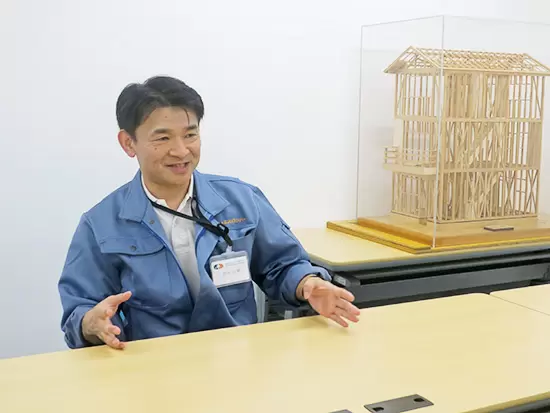 木材の仕入れから加工・販売・物流、そして不動産の販売・賃貸まで一貫して行えるのがグループの強み。
