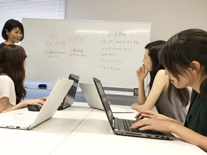 社員同士の関係はフラットそのものです◎