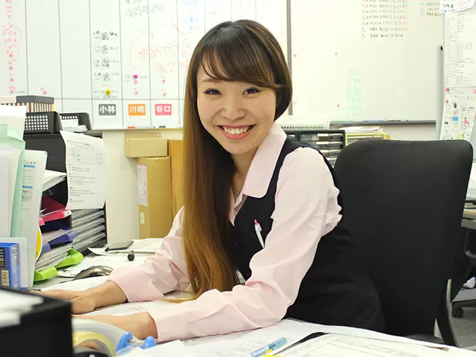 月給25万円スタート、残業月平均20h程度など、収入・プライベートともに安定を手に入れられます。
