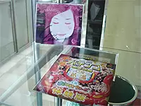 パチンコ台の音楽も手掛ける為社員がテーマソングを歌いCD化も