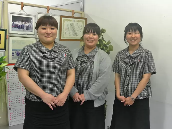 産育休やリフレッシュ休暇など女性に嬉しい福利厚生が揃っています。