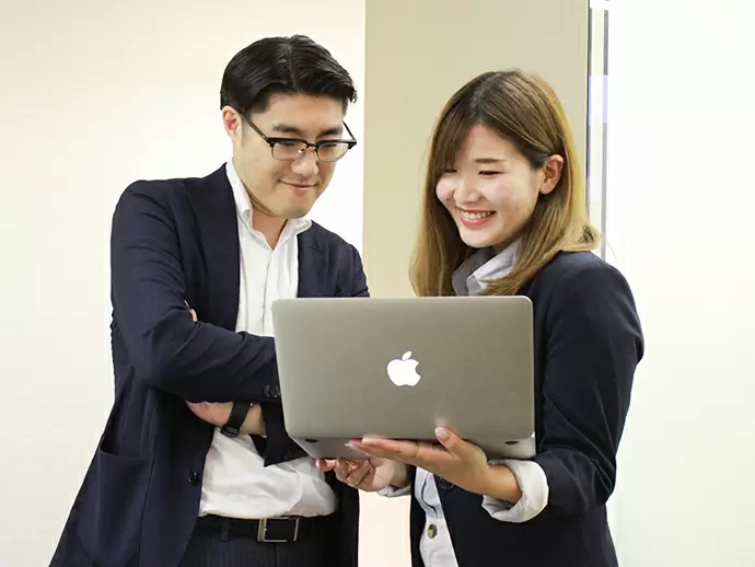 社長・先輩がマンツーマンで教えてくれるので、ご安心下さい★アットホームな社風が自慢です！