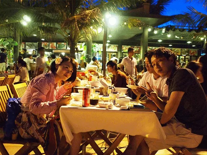 2016年の社員旅行はベトナムへ。きれいな景色と美味しい料理で思い切りリフレッシュして来ました。
