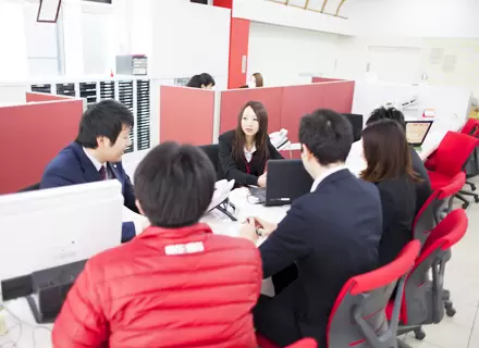 研修があるから中途入社のハンデはなく、イチから業務に必要な知識を身につけられます！