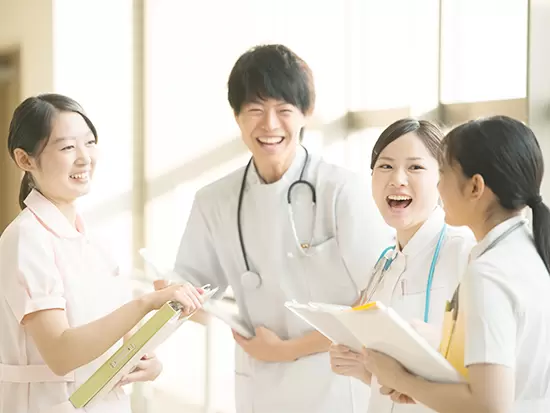 介護スタッフ、看護師、理学療法士などスタッフ全員が協力し合っています◎