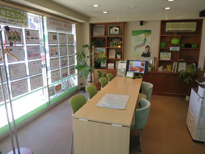 開放感のある店内！働きやすくてキレイな職場です♪