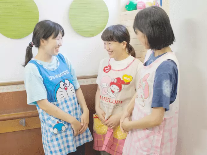 笑いの絶えない職場で、気軽に意見を言い合える環境です。仲間同士の交流も盛んに行われています。