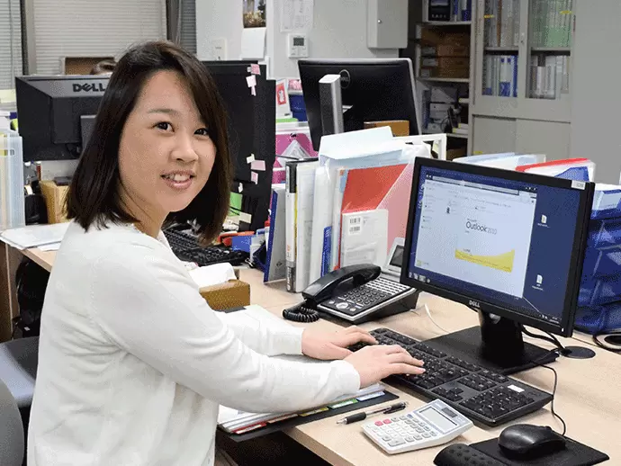 女性が多数活躍する当社。【月給21万円以上】【年休122日】など働きやすい環境を整えています。
