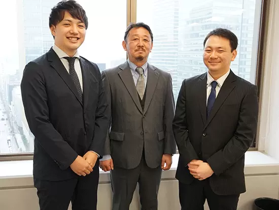 テレワークと出社を組み合わせたハイブリッド型勤務となってもWeb会議等使っているので関係性はバッチリ☆