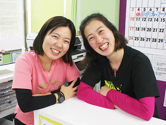 20～40代まで幅広い年齢層のスタッフが活躍中！スタッフ同士も仲がよく、姉妹・親子のような関係性です♪