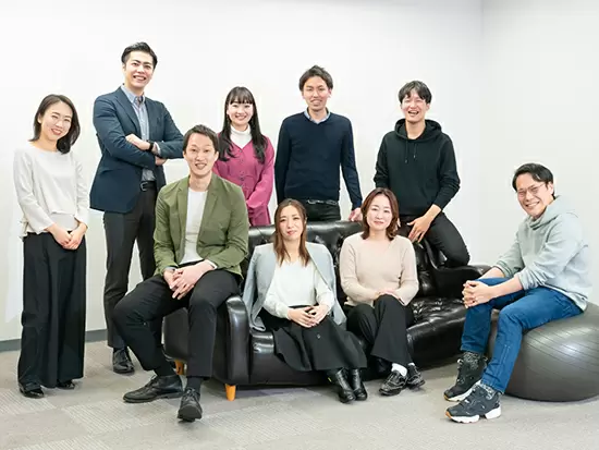 オープンでフラットな関係です。代表との距離も近く、直接アドバイスをもらうことも出来ます。