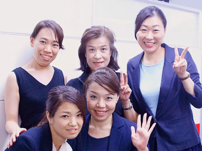 東京本社は社員同士のコミュニケーションが取りやすく、アットホームな職場です ！