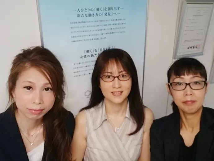 大阪支店は女性社員が活躍中！ お互いに助け合いながらなんでも話合える環境です！