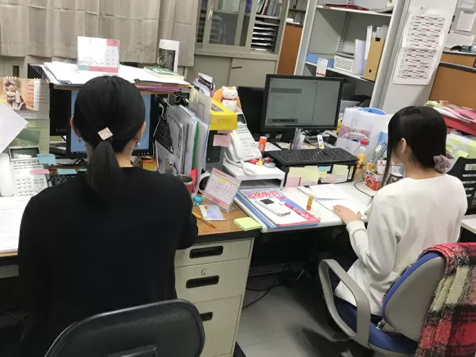残業時間は月20h程度！メリハリをつけて働けます！
