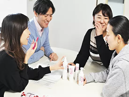 週に1回はみんなで集まり､意見を交換する場を設けていますよ！