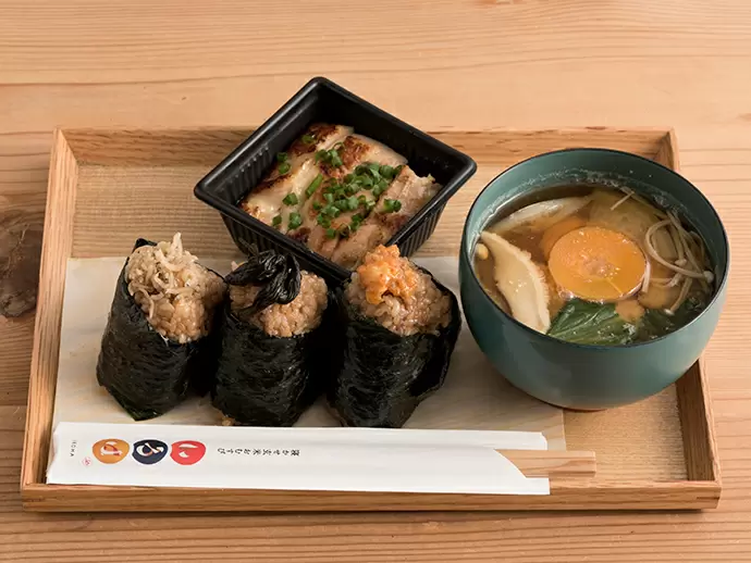 飲食店舗の「いろは」では、「寝かせ玄米」をはじめ自社製品を調理してご提供しています。