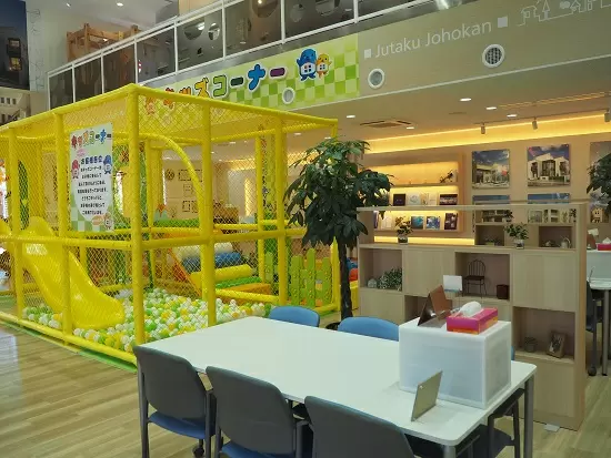 ご来店頂いたお客様が気持ちよくお話できるように、リラックスできる空間を整えています。