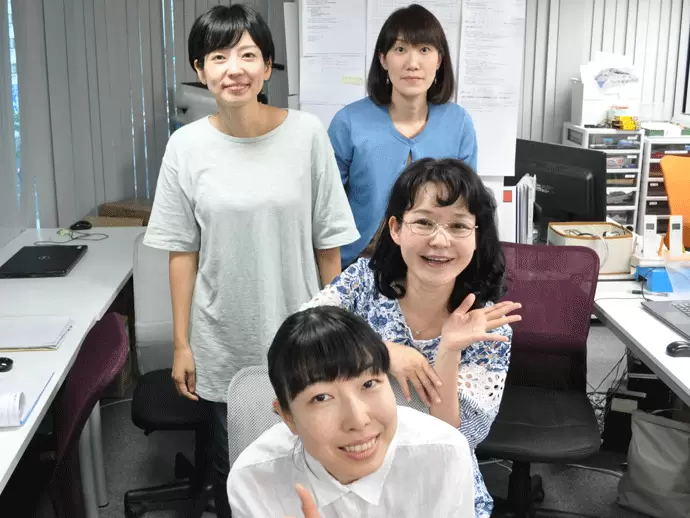 30～40代女性が活躍中！ 子育て世代が多く、お互いに助け合いながら仕事をしています