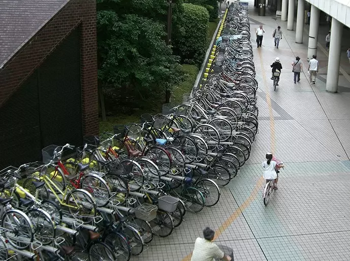 様々なシーンで増加している自転車の「駐輪」に対する幅広いお客様のニーズに応えています。