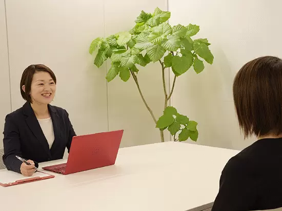 スタッフの方と丁寧に面談をして就業をサポート。スタッフの成長を実感できるやりがいがあります。
