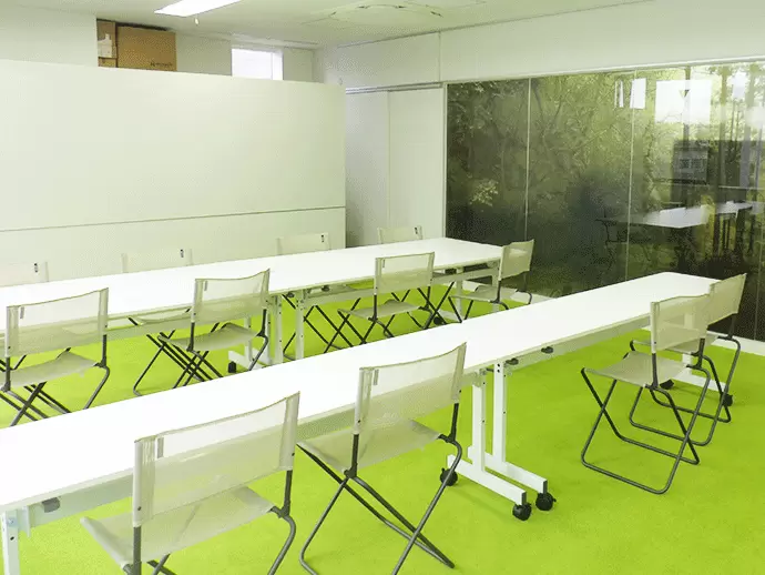 社内の研修ルームです。入社後には基礎的なことからしっかりとお教えします！