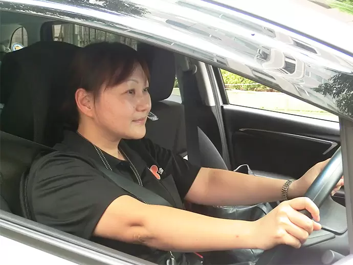 担当の施設には社用車で向かいます。