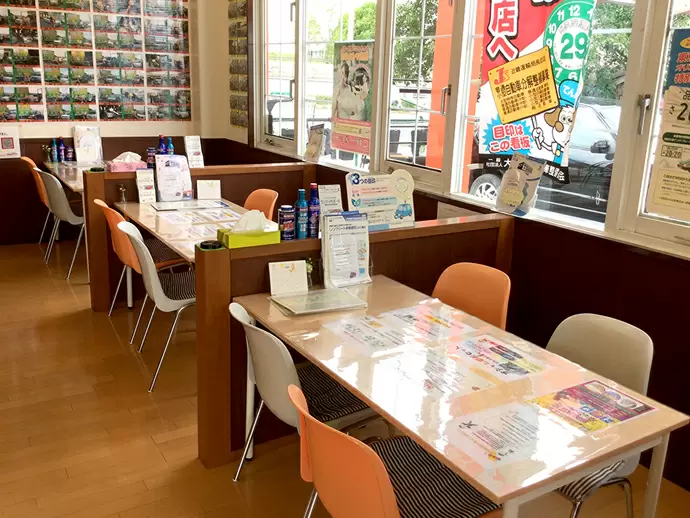 お店の中はこんな可愛らしい感じです。ここでお客さんと色々話し込んでしまいます☆
