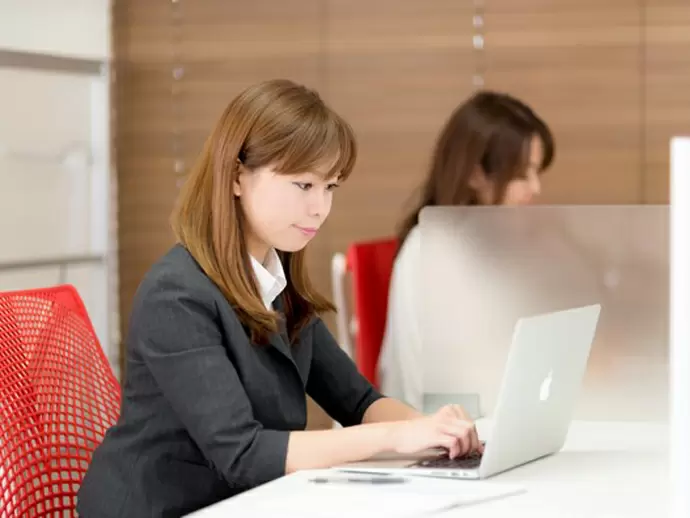 ほぼ女性の職場です。