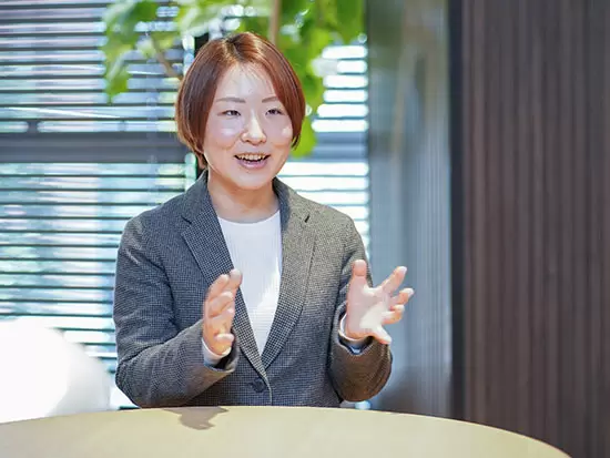 上司や先輩との距離が近く、分からないことがあっても気軽に質問できる雰囲気が根付いているので安心です！