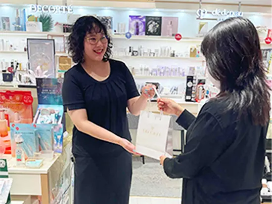 売上を優先させるのではなく、お客様に寄り添った接客＆カウンセリングができます◎
