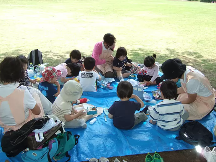 子ども達が毎年楽しみにしている遠足の様子です◎